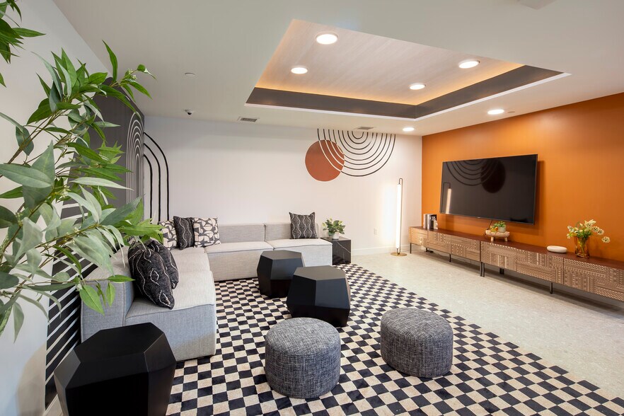 More Photos Of 988 S Manhattan Pl, Los Angeles Multifamily For Sale