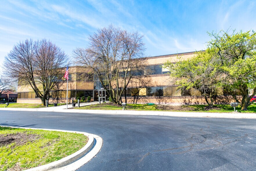 More Photos Of 1979 N Mill St, Naperville Medical For Lease