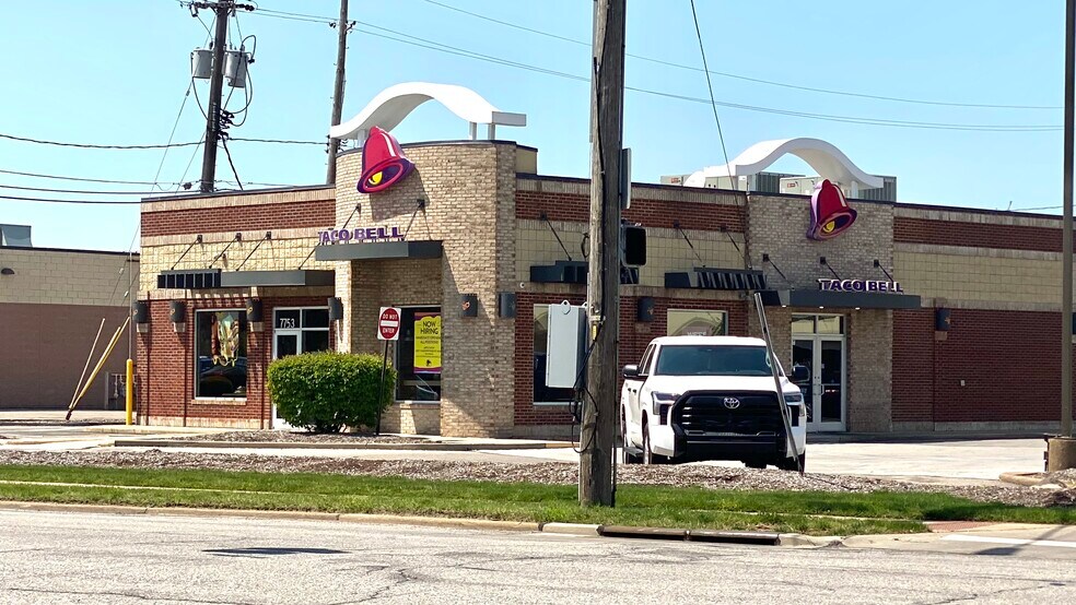 More Photos Of 7715 Mentor Ave, Mentor Freestanding For Sale