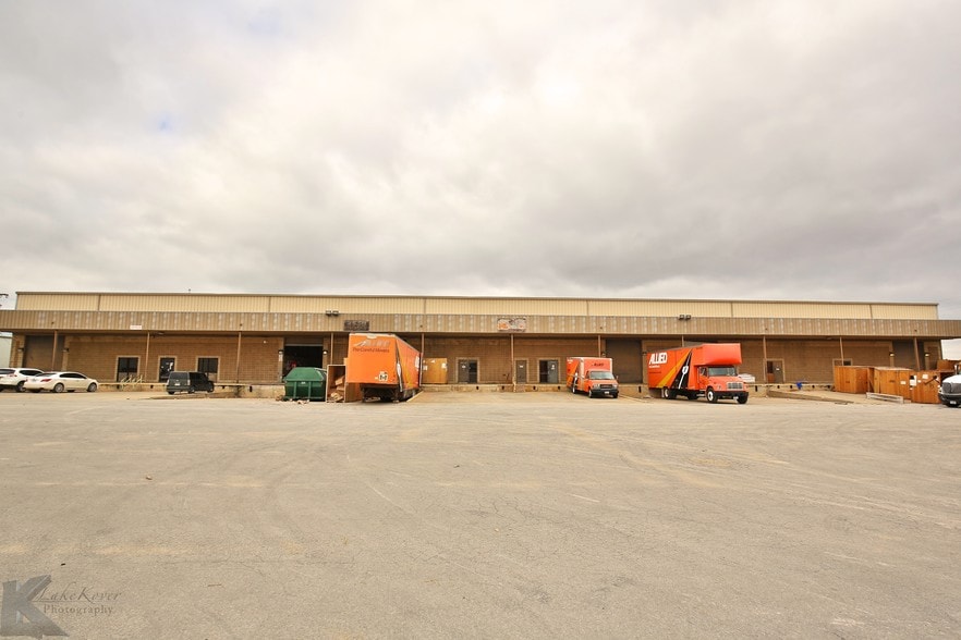More Photos Of 4650 S Treadaway Blvd, Abilene Light Distribution For Lease