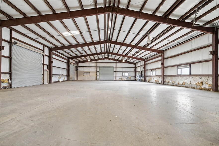 More Photos Of 9130 Wayfarer Ln, Houston Manufacturing For Sale