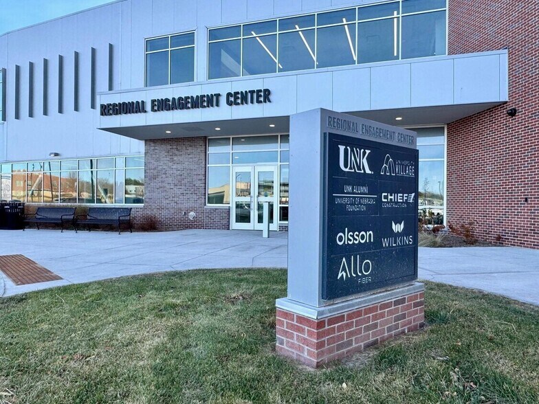 More Photos Of 2204 University Dr, Kearney Serviced Offices For Lease