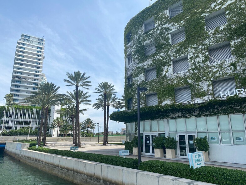More Photos Of 300 Alton Rd, Miami Beach Office For Lease