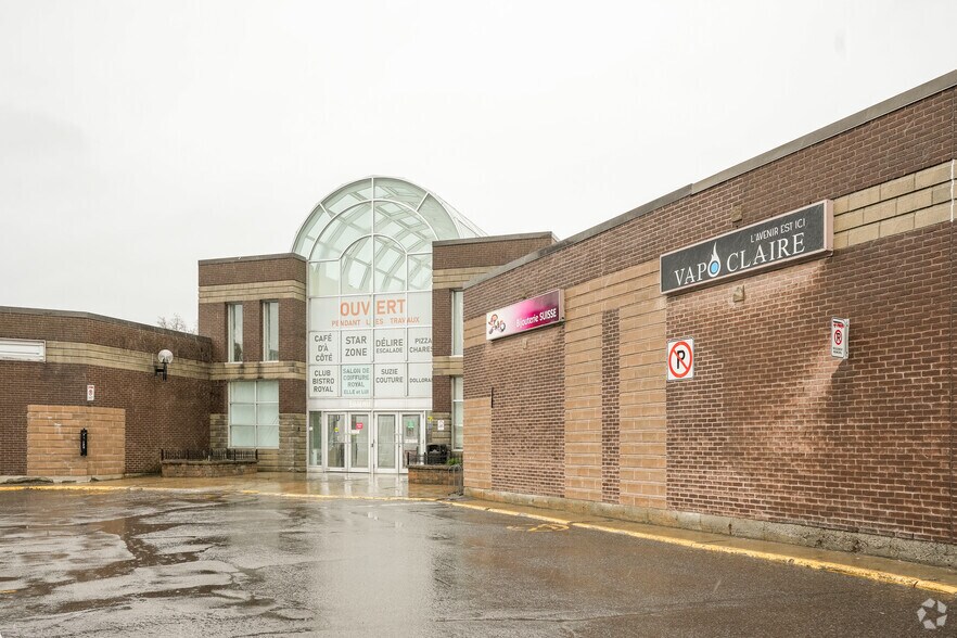 More Photos Of 2485-2541 Boul Sainte-Anne, Québec Storefront For Lease