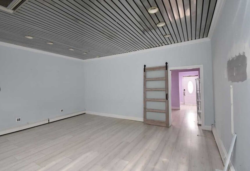 More Photos Of 317 Union Ave, Holbrook Freestanding For Sale