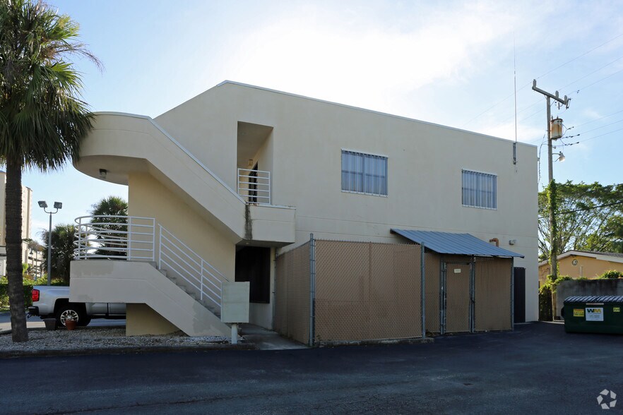 More Photos Of 207 E Blue Heron Blvd, Riviera Beach Office For Lease