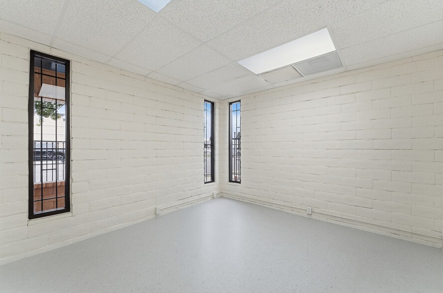 More Photos Of 6006 N El Dorado St, Stockton Office For Sale