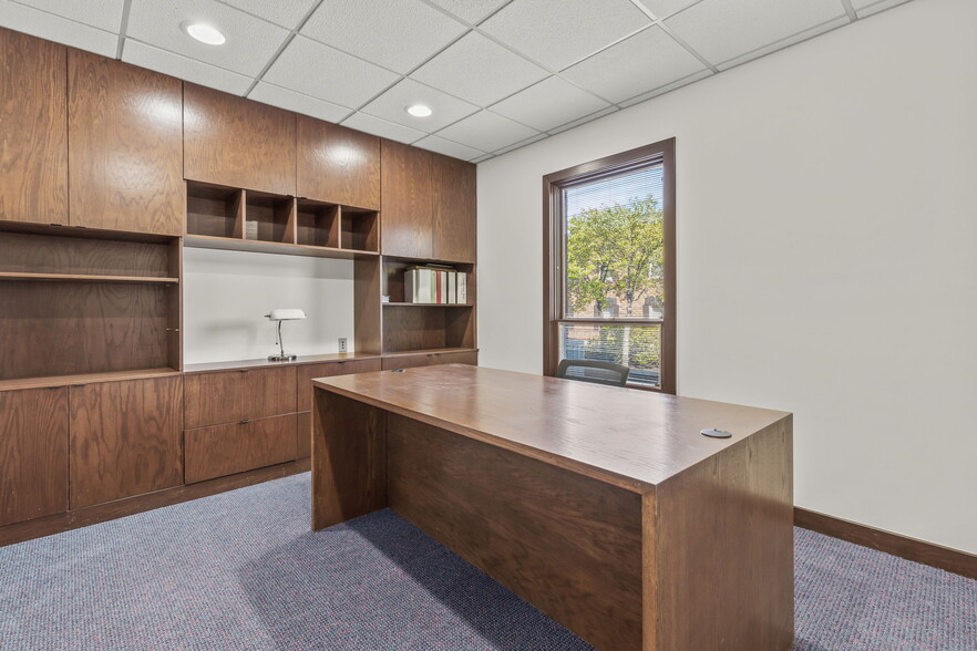 More Photos Of 73 E Wilson Bridge Rd, Worthington Office For Sale