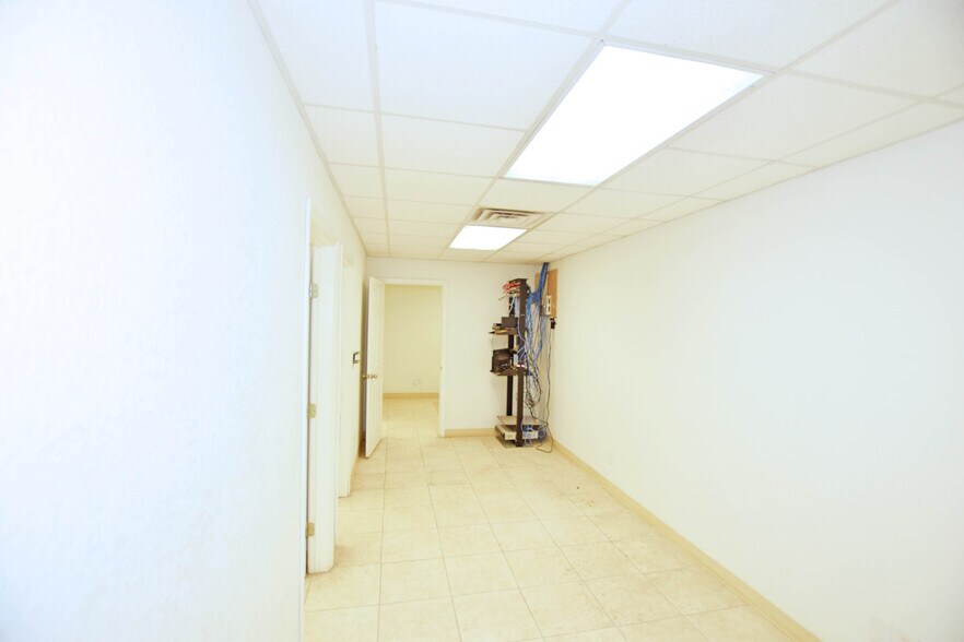 More Photos Of 305 E 57th St, Odessa Warehouse For Sale