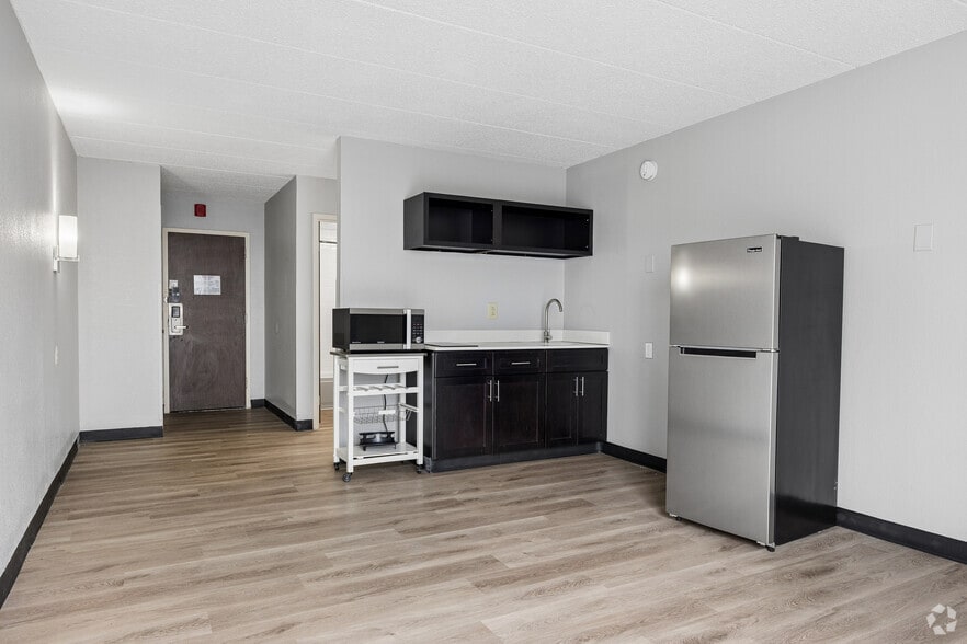 More Photos Of 1722 N Walnut St, Bloomington Apartments For Sale