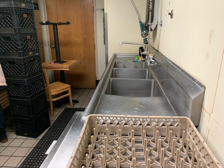 More Photos Of 218-224 State St, Madison Storefront Retail Office For Lease