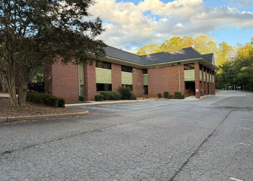 More Photos Of 2215 Landover Pl, Lynchburg Medical For Sale