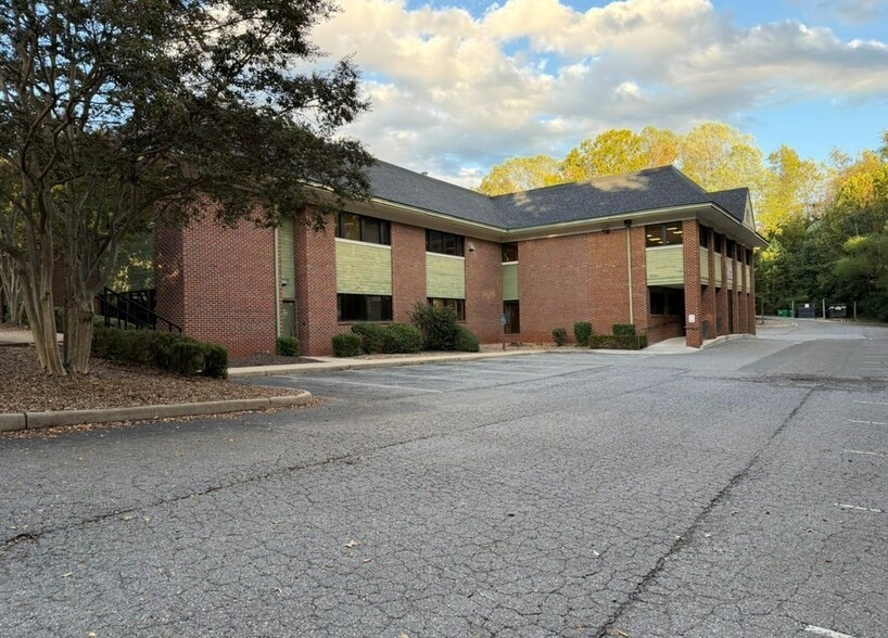 More Photos Of 2215 Landover Pl, Lynchburg Medical For Sale
