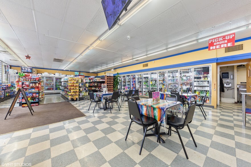 More Photos Of 8031-8039 W 87th St, Hickory Hills Freestanding For Lease