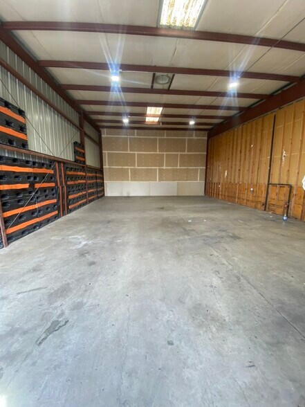 More Photos Of 1511 Lone Palm Ave, Modesto Warehouse For Lease
