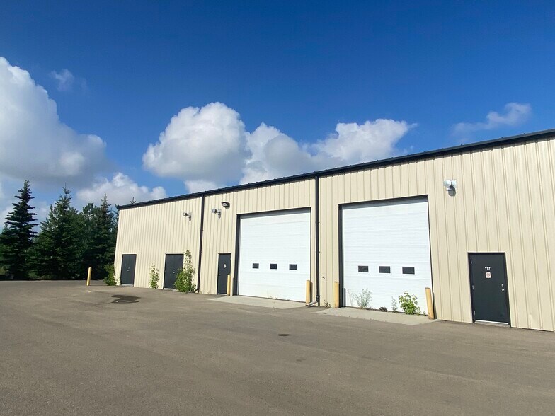 More Photos Of 11129 83rd Ave, Fort Saskatchewan Warehouse For Sale