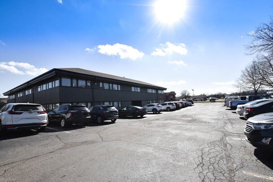 More Photos Of 4974 Higbee Ave NW, Canton Office For Lease