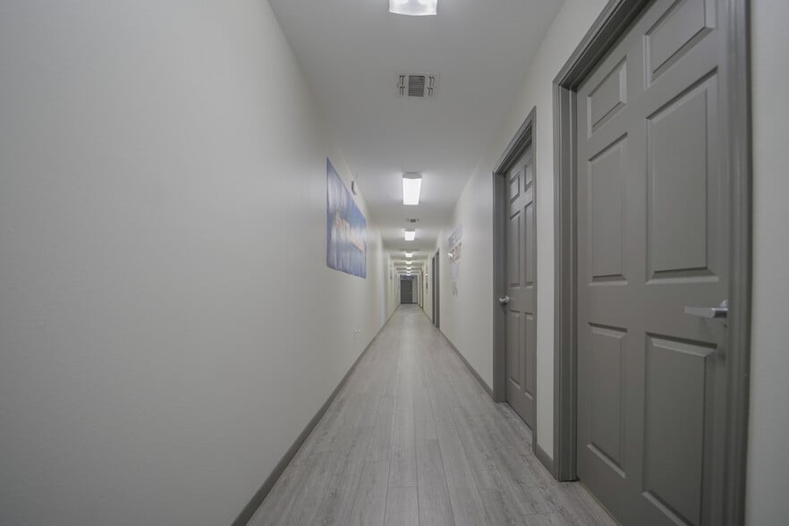 More Photos Of 808 Bob White Rd, Victoria Warehouse For Sale
