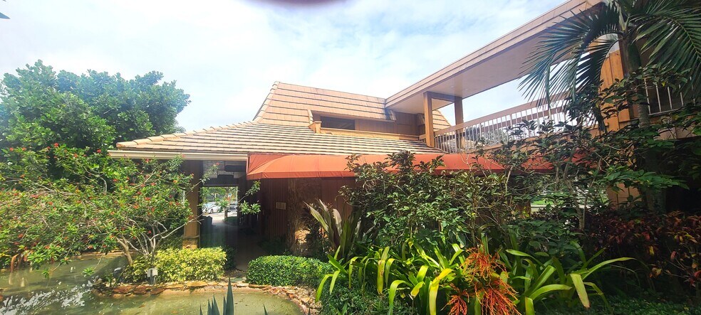 More Photos Of 7800 W Oakland Park Blvd, Sunrise Medical For Lease