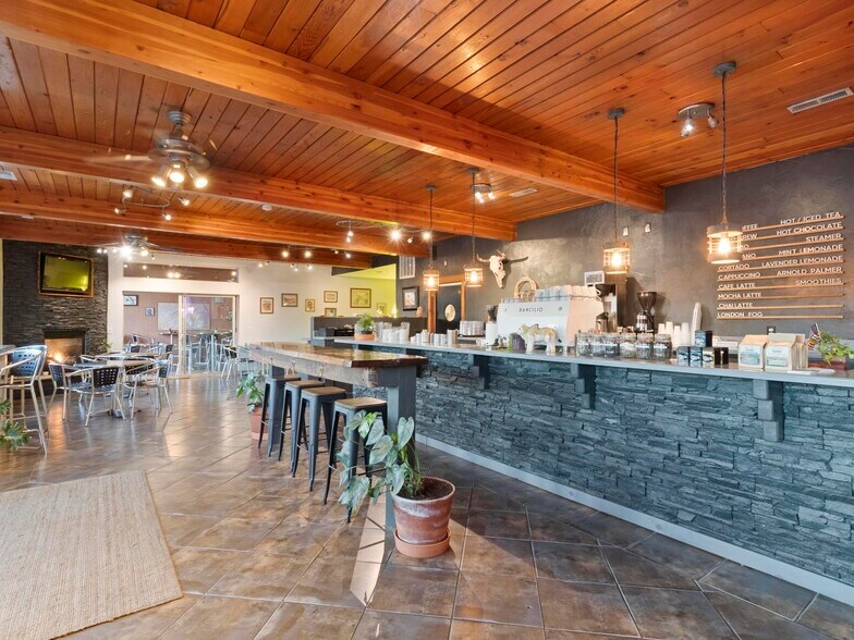 More Photos Of 475 W Main St, Escalante Hotel For Sale