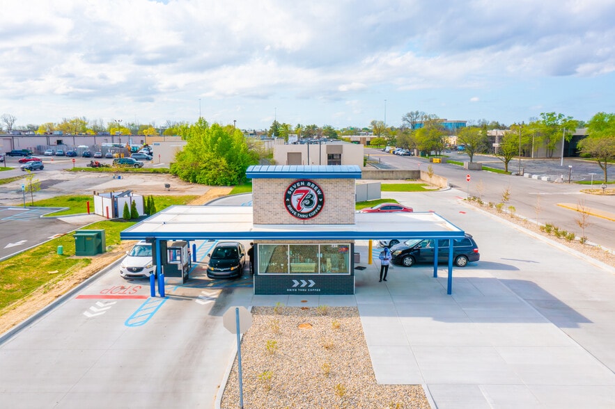 More Photos Of 6411 E 82nd St, Indianapolis General Retail For Sale