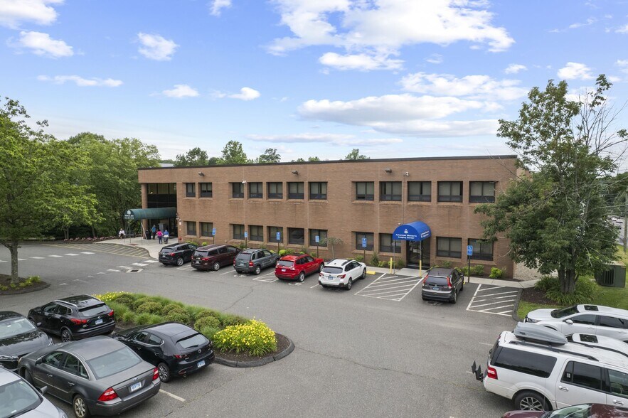 More Photos Of 15 Corporate Dr, Trumbull Medical For Lease