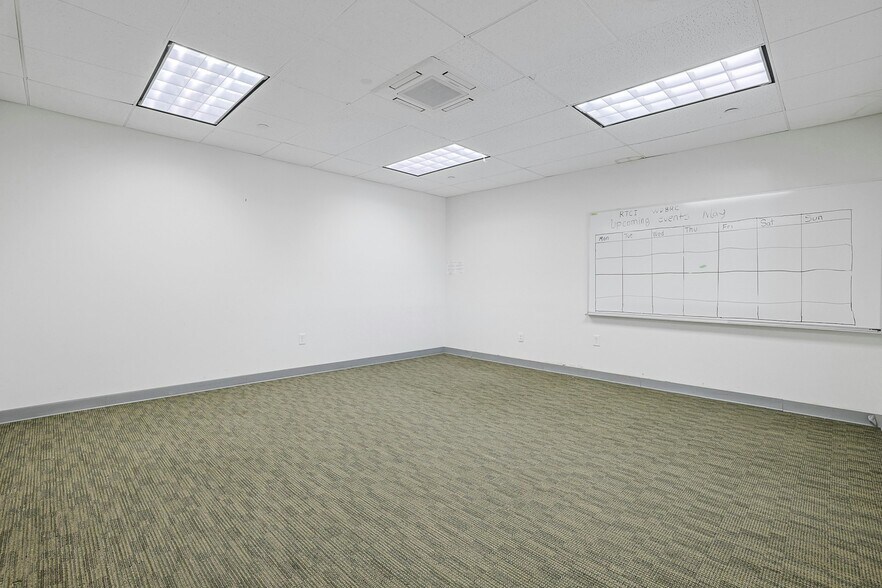 More Photos Of 31 W Broad St, Haverstraw Office For Lease