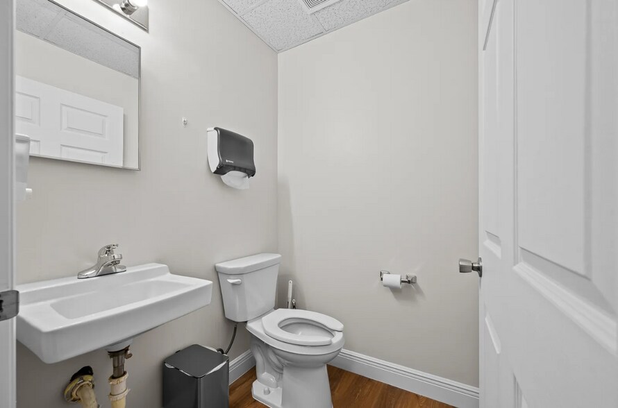 More Photos Of 2441 NW 43rd St, Gainesville General Retail For Sale