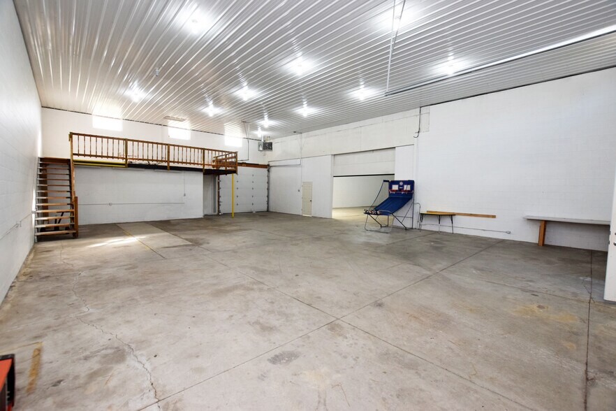 More Photos Of 5488 Richfield Rd, Flint Warehouse For Sale
