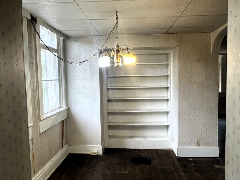 More Photos Of 17925 W Old US Highway 12, Chelsea Specialty For Sale