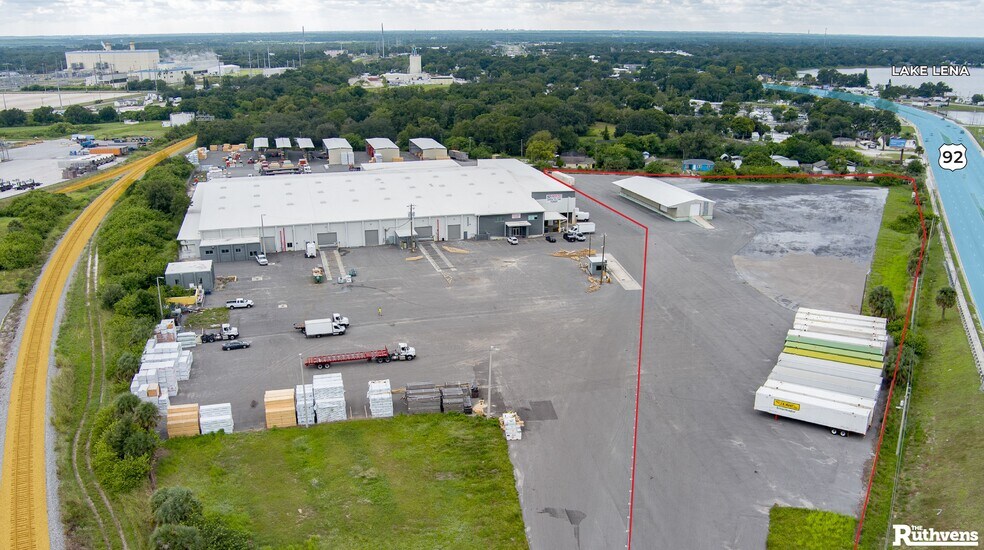 More Photos Of 500 McKean St, Auburndale Warehouse For Lease