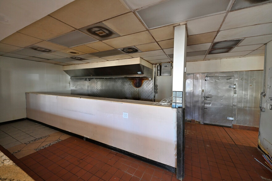 More Photos Of 431-459 McCarty Rd, San Antonio Restaurant For Lease