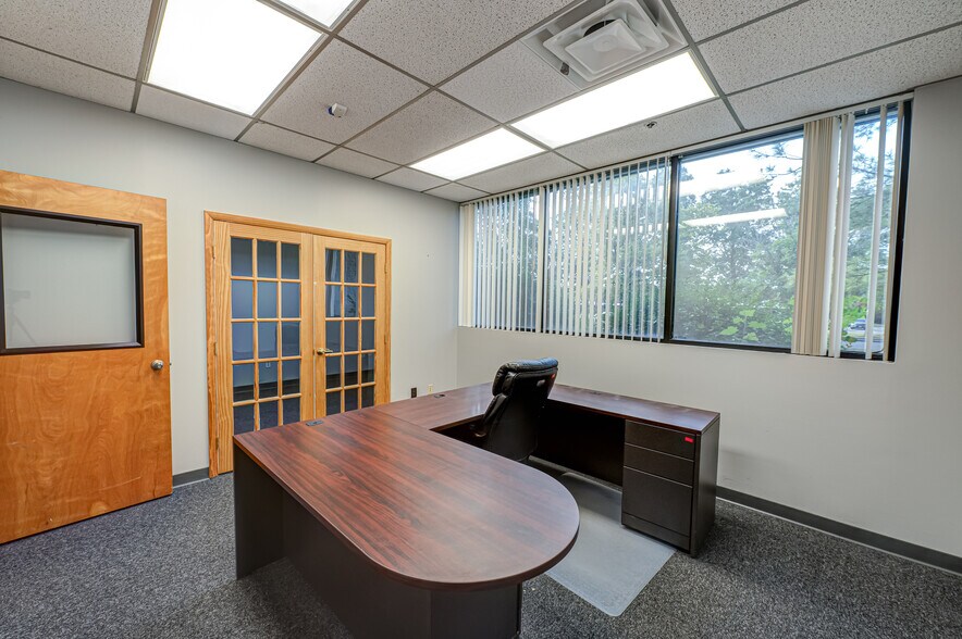 More Photos Of 1800 Ocean Ave, Ronkonkoma Light Distribution For Lease
