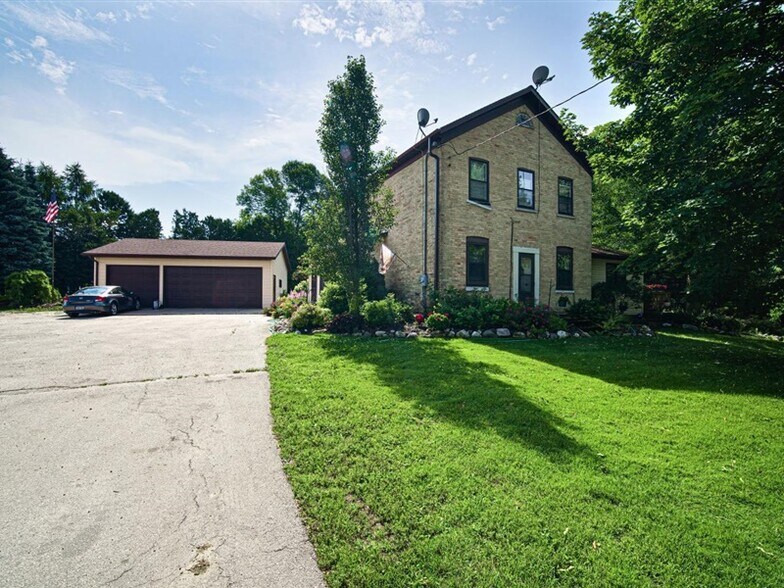 4141 Viebahn St, Manitowoc, WI 54220 Contractor Storage Yard For Sale