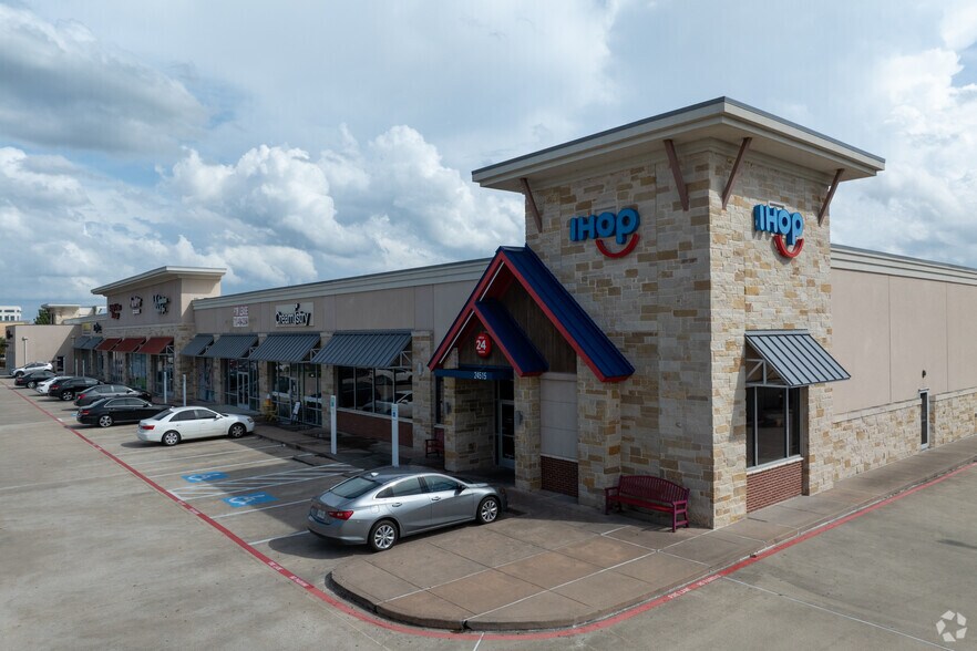 More Photos Of 24515 Katy Fwy, Katy General Retail For Lease