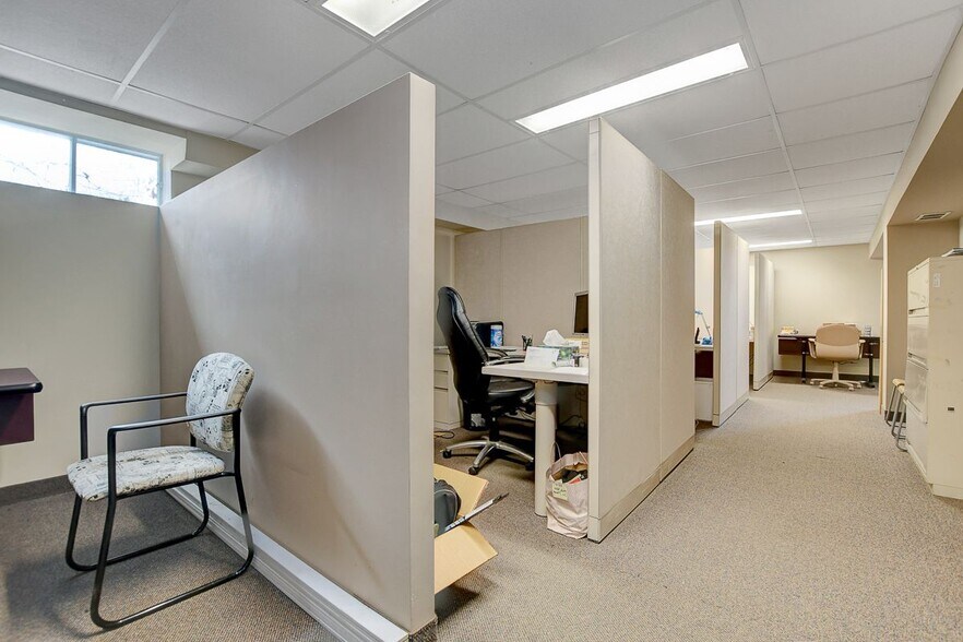 More Photos Of 2991 Carp Rd, Ottawa Office For Lease
