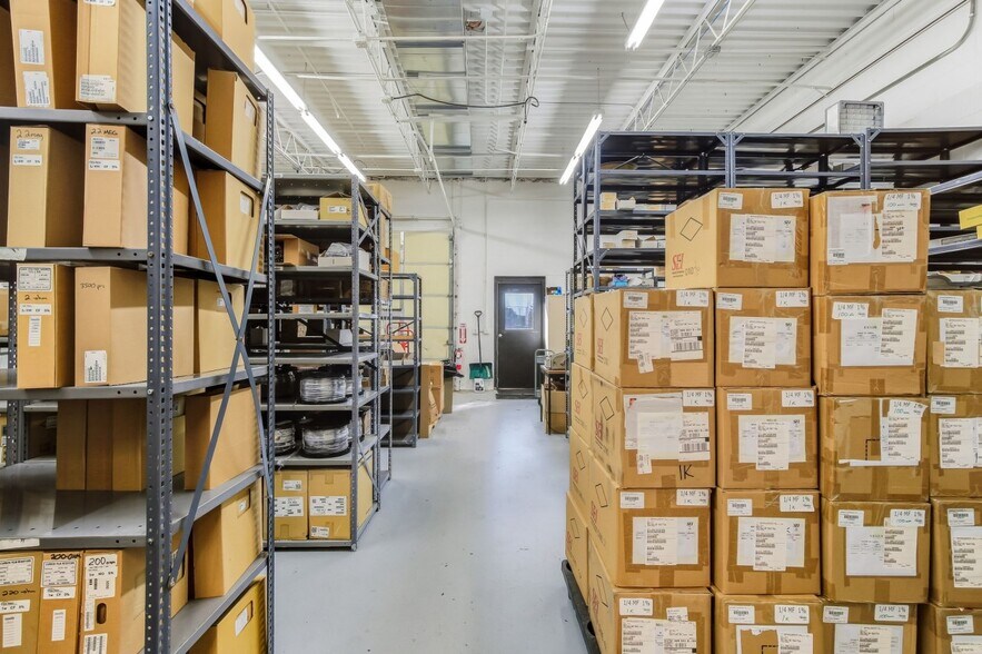 More Photos Of 3825 Lake Elmo Ave N, Lake Elmo Research And Development For Lease