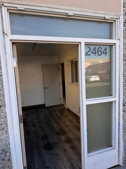 More Photos Of 2400-2496 Teagarden St, San Leandro Warehouse For Lease