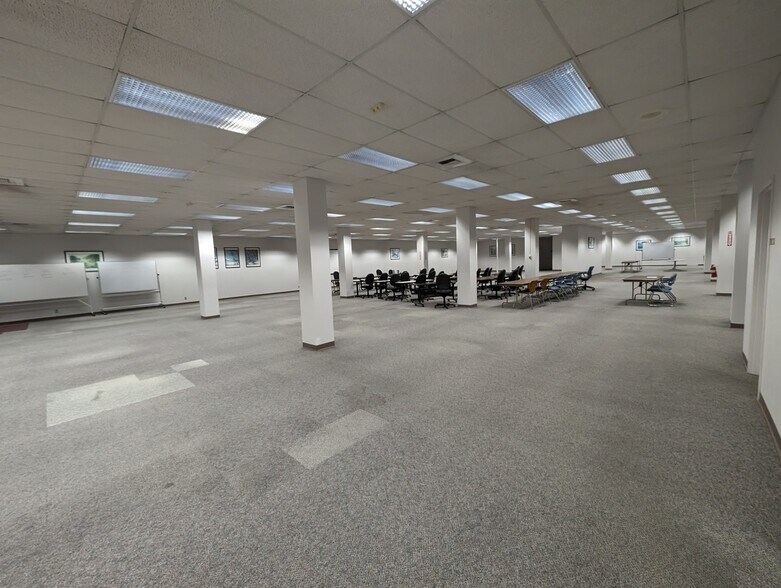 More Photos Of 3965 Clark Ave, Long Beach Office For Sale