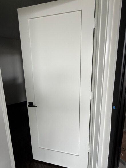 More Photos Of 16313 North Fwy, Houston Distribution For Lease