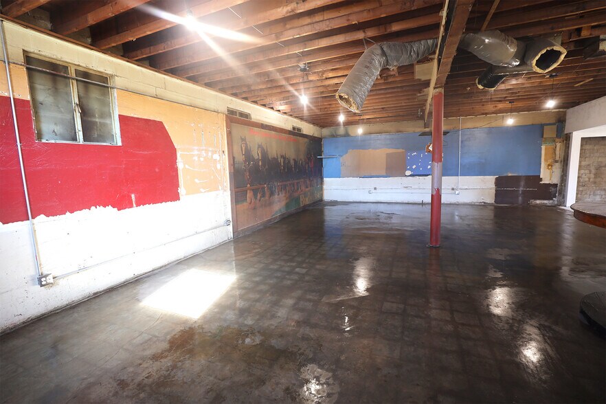 More Photos Of 9321 N Classen Blvd, Oklahoma City Storefront Retail Office For Sale