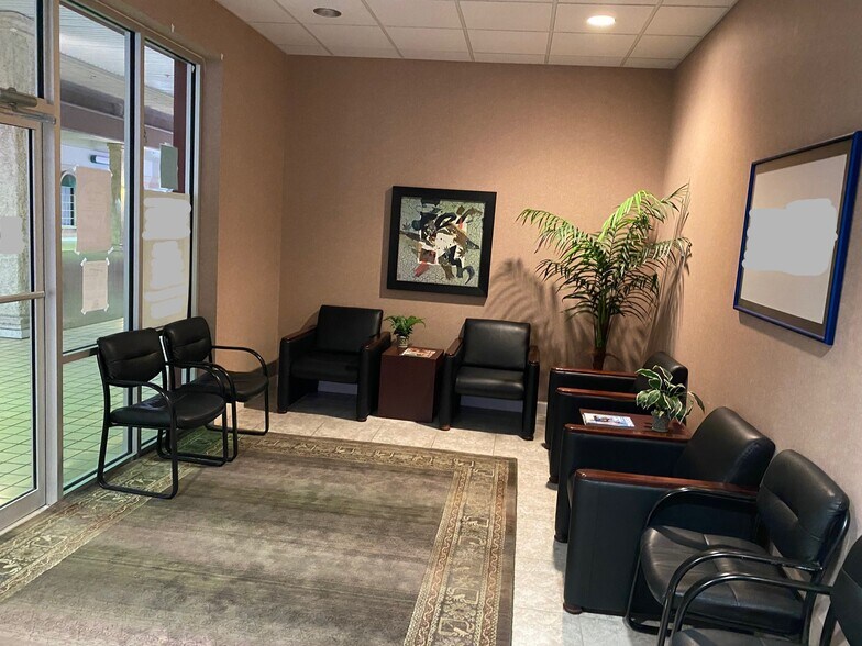 More Photos Of 1374 S Babcock St, Melbourne Office For Lease