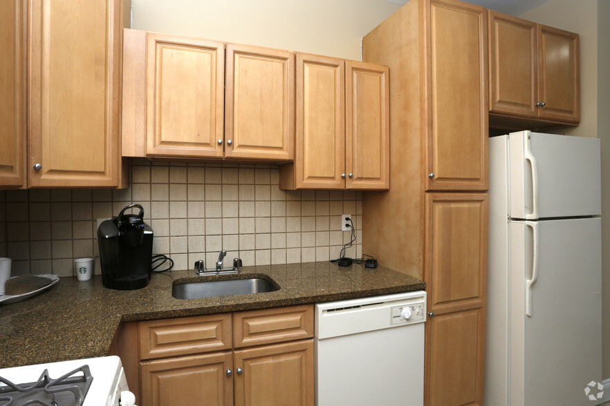 More Photos Of 415-419 Cedar Bridge Ave, Lakewood Apartments For Lease