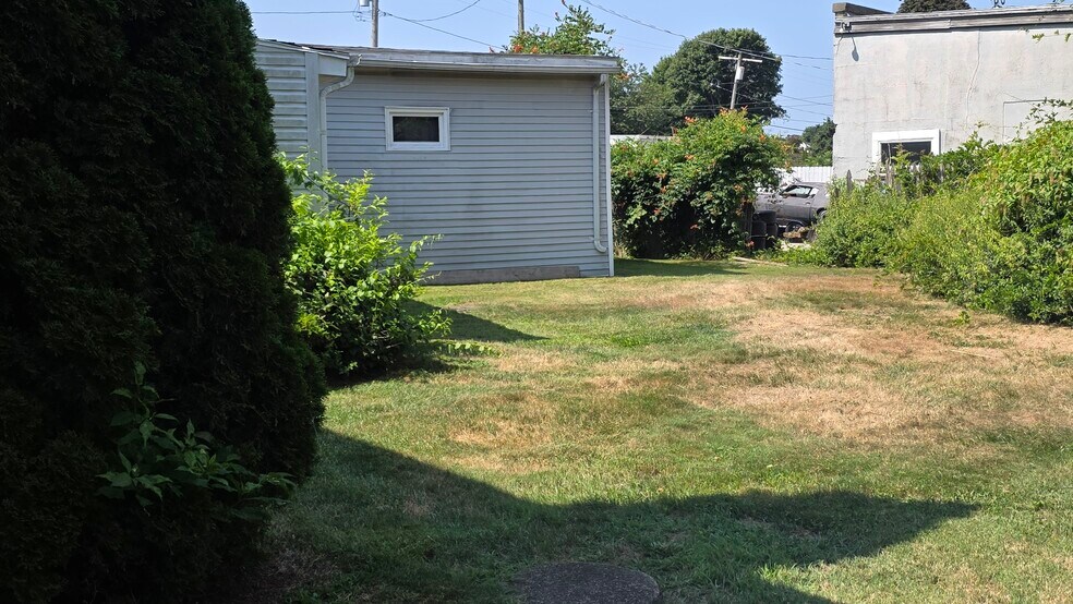More Photos Of 741 Main Rd & 2 Haskins Rd, Tiverton Storefront Retail Residential For Sale