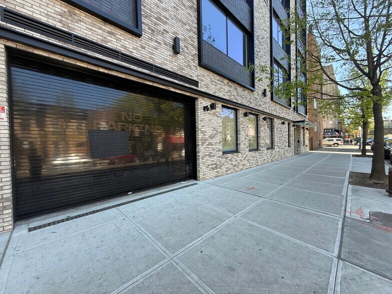 More Photos Of 206 Ditmas Ave, Brooklyn Office For Lease