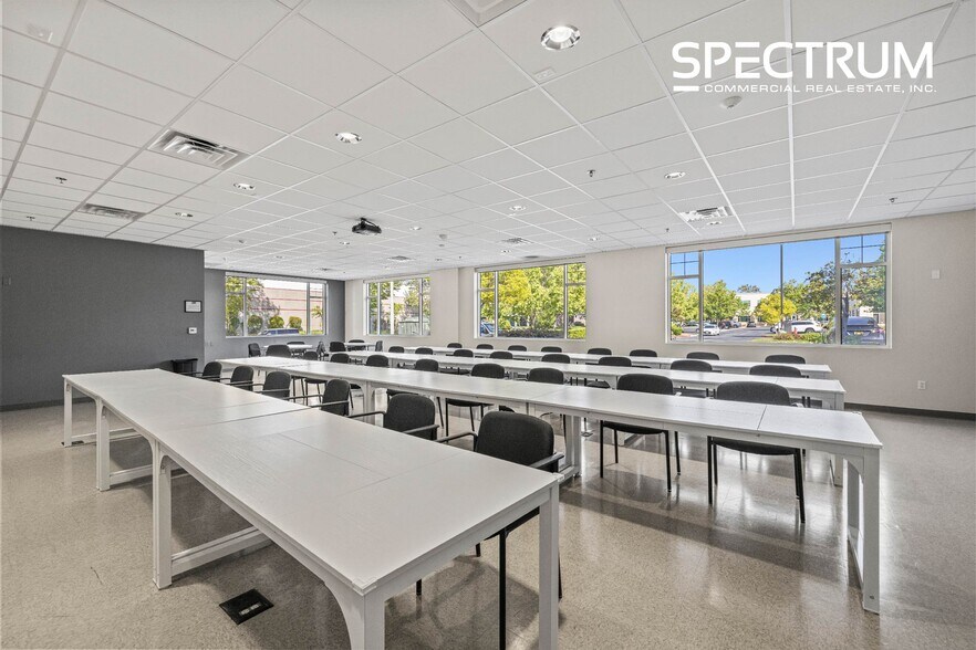 More Photos Of 25106 Avenue Tibbitts, Valencia Loft Creative Space For Sale