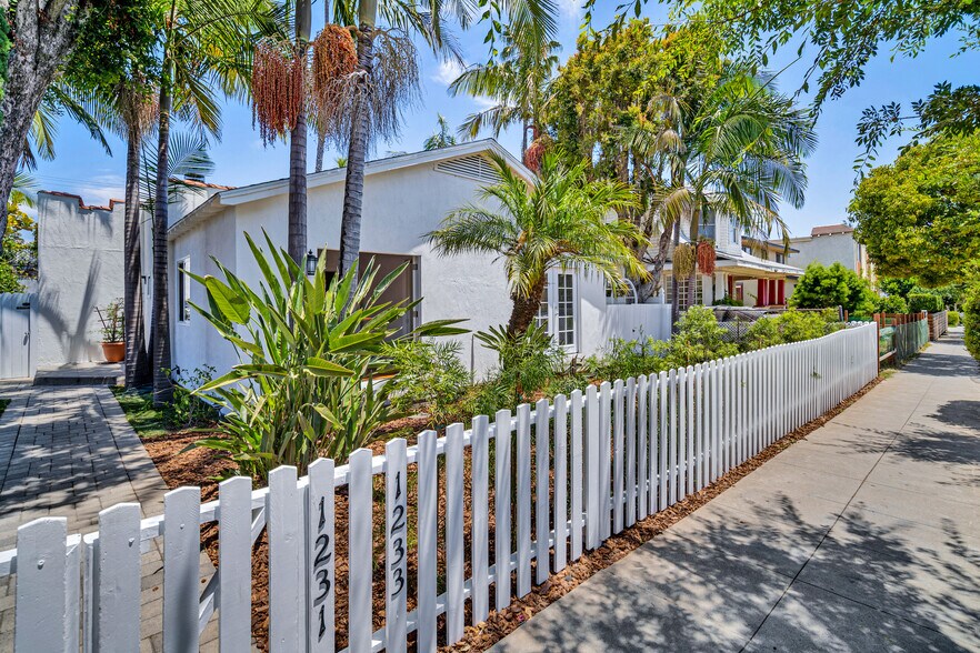 More Photos Of 1231-1233 17th St, Santa Monica Apartments For Sale