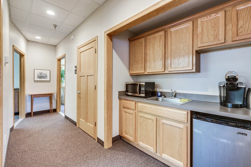 More Photos Of 2127 County Road D E, Maplewood Office For Sale