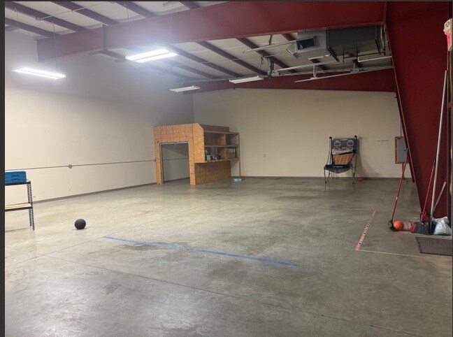 More Photos Of 950 S Marr Rd, Columbus Warehouse For Lease