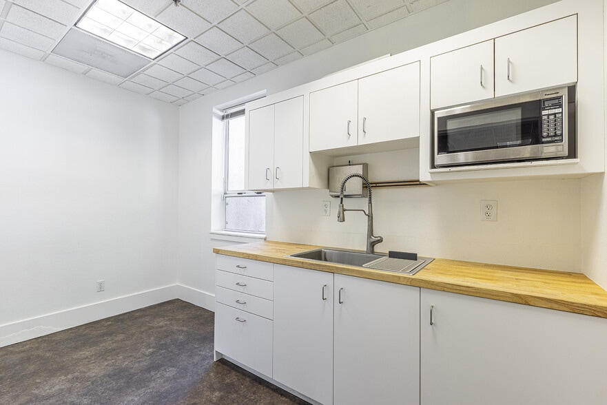 More Photos Of 7300 Healdsburg Ave, Sebastopol Office For Lease